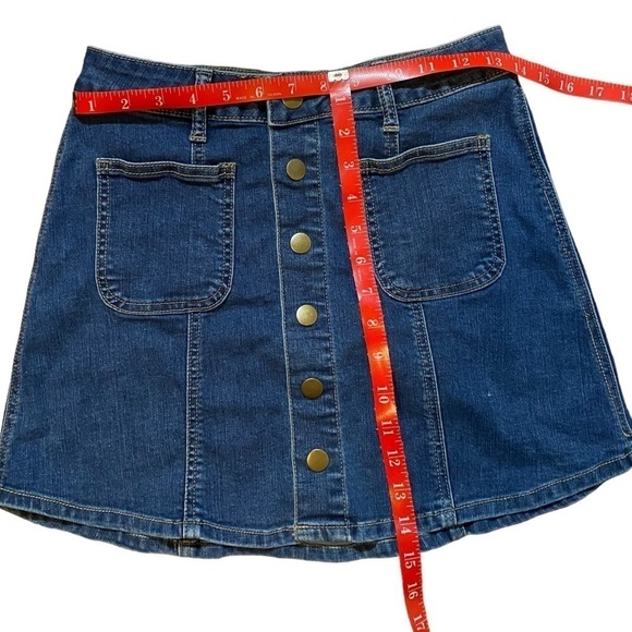 Altar’d State denim button up mini skirt with pockets, medium wash Size XS - Picture 3 of 4